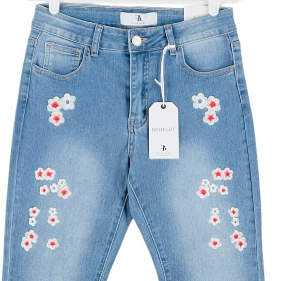 NWT FLYING ANGEL Women's Blue Jeans Size 9/29 Flower Embroidery Boot Cut Stretch - Picture 3 of 15